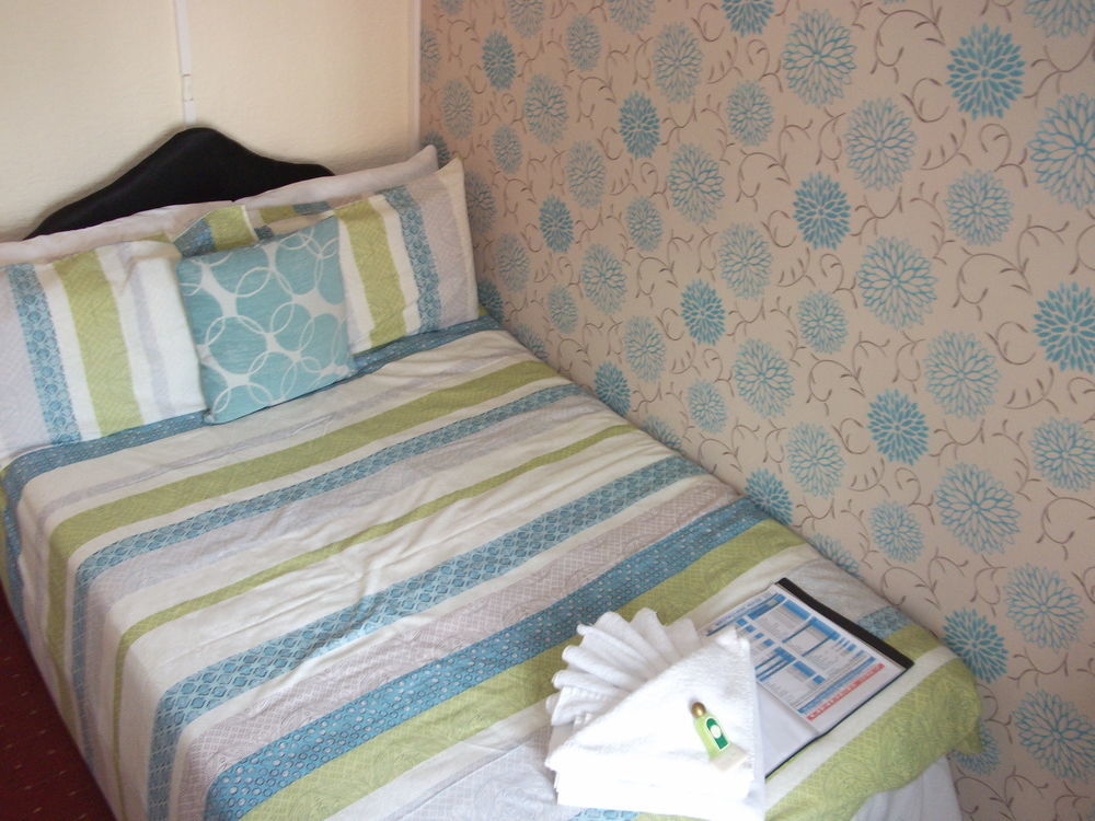 Bed & Breakfast Westbourne House 3*